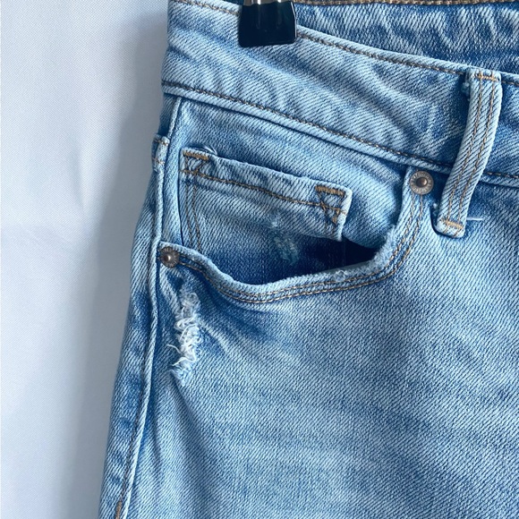 Old Navy Power Slim Straight Jeans – High Rise Ankle | Light Wash - Picture 3 of 9